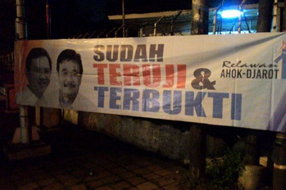 Spanduk Ahok-Djarot Kembali Hiasi Jalan Jakarta - JPNN.COM