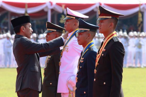Jokowi: Ada Upaya Pengeroposan Nilai Pancasila - JPNN.COM