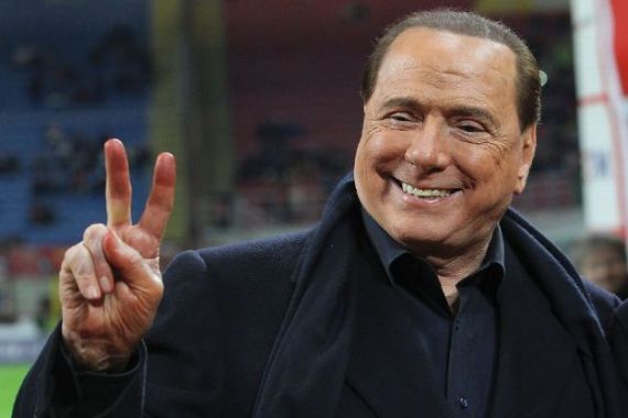 Suporter Milan Protes di Depan Rumah Berlusconi - JPNN.COM