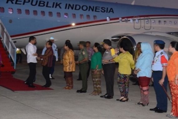 'Orang NTT Mau Jadi Menteri Pak Presiden', Begini Ekspresi Jokowi - JPNN.COM