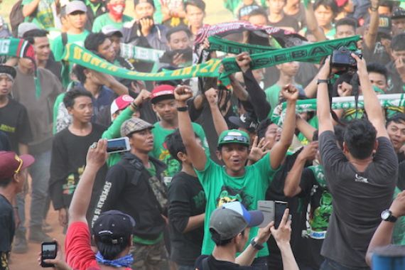 Ribuan Bonek di Stadion Tugu, Ratusan Lainnya di SUGBK - JPNN.COM