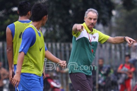 Aduh Alfred Riedl..Dulu Target ke Final, Sekarang Kok Semifinal - JPNN.COM