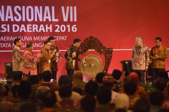 Jokowi: Pak Ahok Duitnya Memang Gede - JPNN.COM