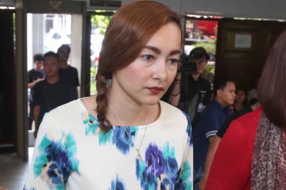 Resmi Bercerai, Artis Cantik Ini Sedih Lalu Bilang Gini - JPNN.COM