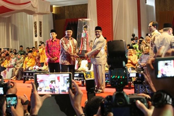 Rano Bakal Pamerkan Piala MTQ Keliling Serang - JPNN.COM