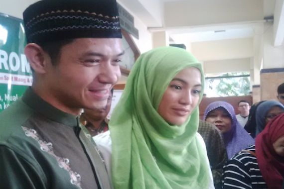 Dude Harlino: Laki-Laki Jangan Takut Ketika Istri Berhijab - JPNN.COM