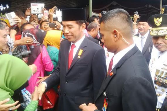 Jokowi: Pamong Praja Muda Ujung Tombak Pelayanan Publik - JPNN.COM