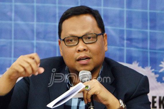 DPR: Ahok Kalau Mau Kawal APBD Nggak Usah Nyalon - JPNN.COM