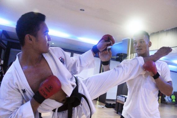 Jos, 6 Atlet PON Karate Kepri yang Lolos Mulai Latihan Bersama - JPNN.COM