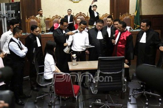 Sidang Jessica, Jaksa Hadirkan Saksi IT - JPNN.COM