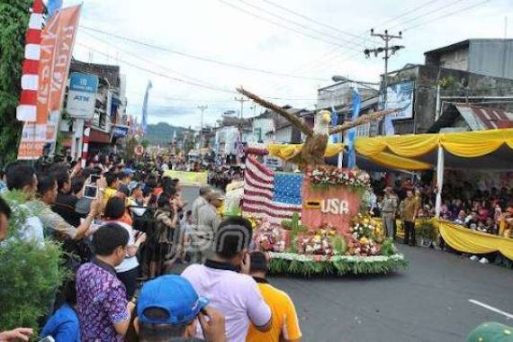 Ayo Mencium Wangi Bunga di Tomohon International Flower Festival - JPNN.COM