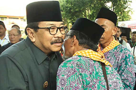 Lima Orang Terpaksa Batal Naik Haji Kloter I - JPNN.COM