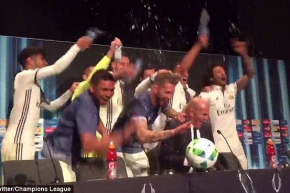Heboh! Pemain Madrid Bajak Jumpa Pers Zidane - JPNN.COM