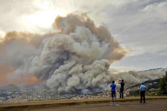 Kebakaran Besar Landa Kampung Ronaldo, 3 Tewas, Ribuan Warga Mengungsi - JPNN.COM