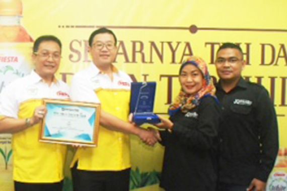 Fiesta White Tea Memperoleh Best Innovator In White Tea - JPNN.COM