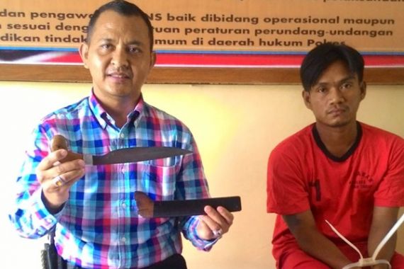 Usai Bunuh Sepupu Pulang ke Rumah, Minta Adik Lapor Polisi - JPNN.COM