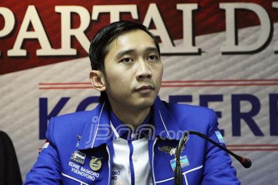 Blusukan Ke Desa Gelang Kulon, Ibas Sosialisasikan Ini - JPNN.COM