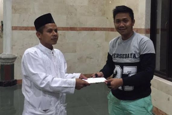 Salut! Aksi Gruduk Jakarta Sukses, Bonek Sumbang Musala - JPNN.COM