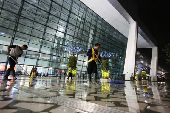 Anak Buah Surya Paloh Minta Operasional Terminal 3 Dihentikan Sementara - JPNN.COM