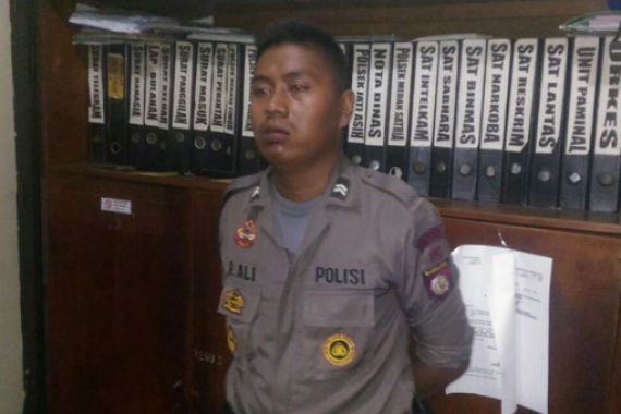 Demi Pujaan Hati, si Abang Rela jadi Polisi Gadungan - JPNN.COM