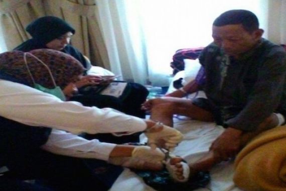 Empat Jamaah Kloter Delapan Dirawat di Rumah Sakit - JPNN.COM