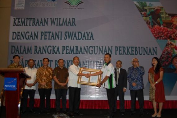 Hebat! 2.700 Petani Sawit Mitra Wilmar Raih Sertifikat RSPO - JPNN.COM