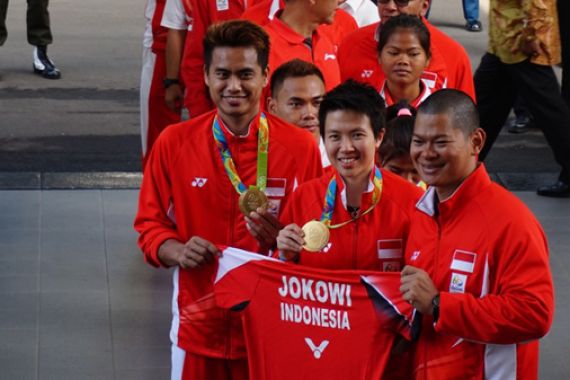 Diarak ke Istana, Atlet Olimpiade Bawa Kado untuk Jokowi - JPNN.COM
