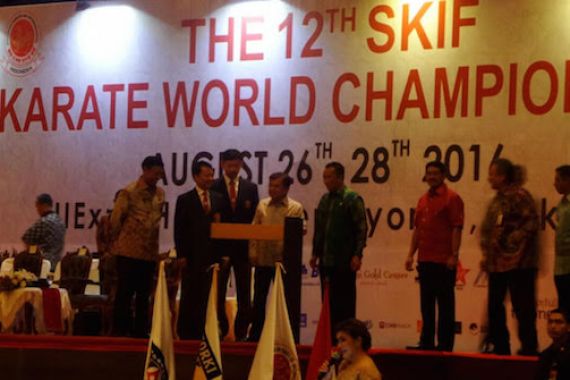 Menpora Imam Nahrawi Dampingi JK Buka Kejuaraan Dunia Karate - JPNN.COM