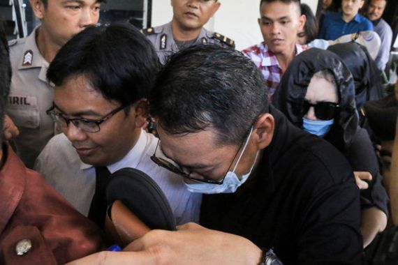 Setelah di Mataram, Reza Artamevia Tes Urine Ulang di Bali - JPNN.COM