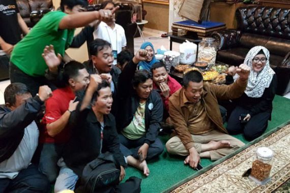 Ketinggalan Pesawat, Menpora Gagal Nonton Timnas - JPNN.COM