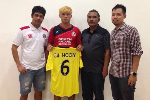Lee Gil Hoon Berpeluang Perkuat Semen Padang FC saat Tantang Persipura - JPNN.COM