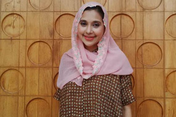 Ayu Azhari Bergoyang Bareng Penonton - JPNN.COM