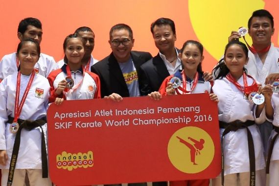 Giliran Atlet Karate Terima Penghargaan dari Indosat Ooredoo - JPNN.COM