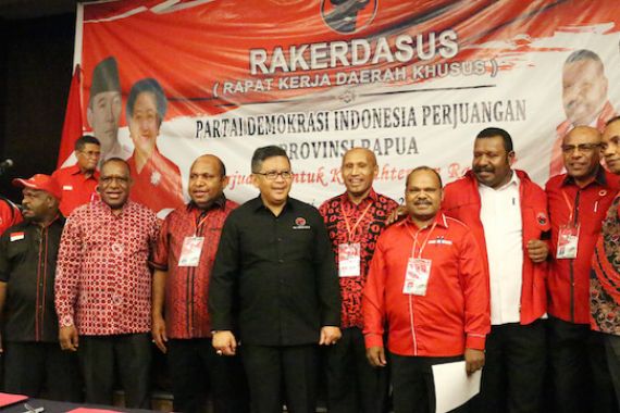 Hasto Bercerita Kedekatan Emosional PDIP dan Papua, Beginilah Kisahnya... - JPNN.COM