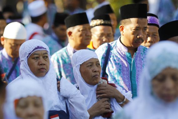 Alhamdulilah, Jemaah Haji Kloter Pertama Tiba di Tanah Air - JPNN.COM