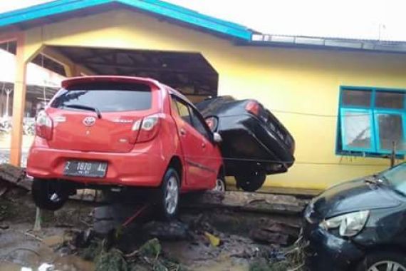 Lihat Nih, Dahsyatnya Banjir yang Terjang Garut - JPNN.COM