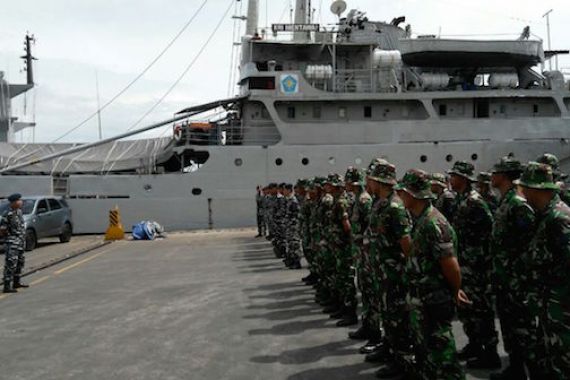 KRI Mentawai Angkut Pasukan Marinir Amankan Wilayah Natuna - JPNN.COM