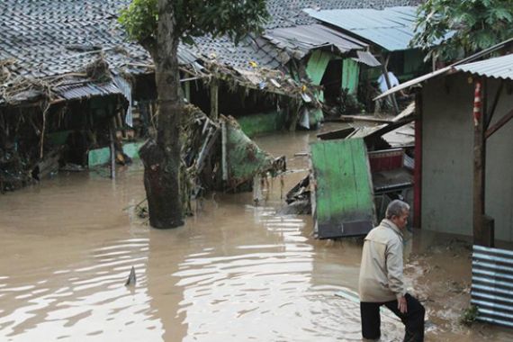 Banjir Kembali Sapu Garut, Ratusan Rumah Terendam - JPNN.COM