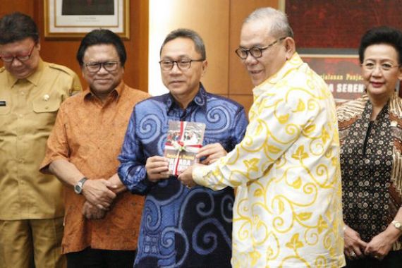 Zulkifli Hasan Harapkan Pilkada Serentak Angkat Kesejahteraan Rakyat - JPNN.COM