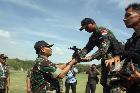 TNI AD Juara Umum Lomba Tembak Piala Panglima TNI - JPNN.COM