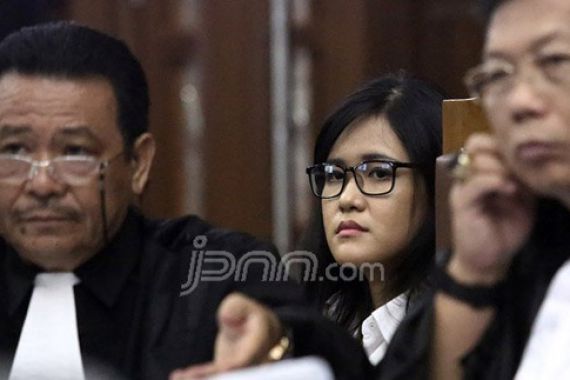 Jessica Tak Biasa Naik Angkutan Umum, SIM Indonesia pun Tidak Punya - JPNN.COM