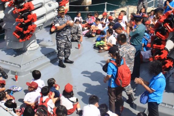 KRI Cut Nyak Dien Open Ships di Padang - JPNN.COM