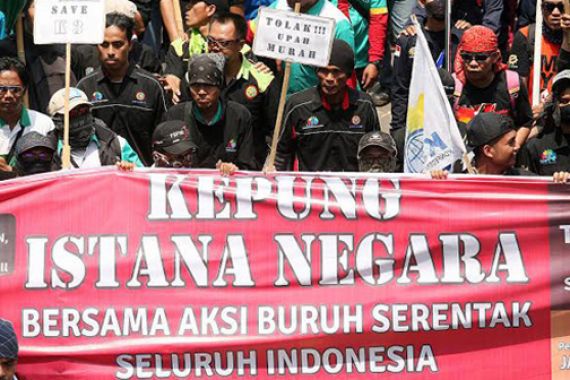 Ribuan Buruh Kembali Demo Tolak Upah Murah - JPNN.COM