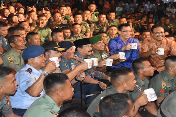 ASYIK, Ngopi Serser Bareng Ribuan Rakyat - JPNN.COM