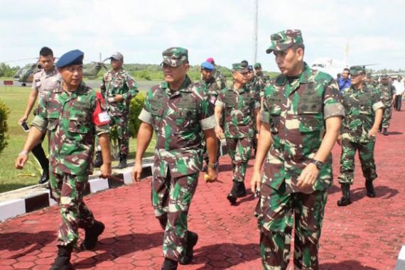 Lihat nih, Panglima TNI Tinjau Pembangunan Pangkalan Militer di Natuna - JPNN.COM