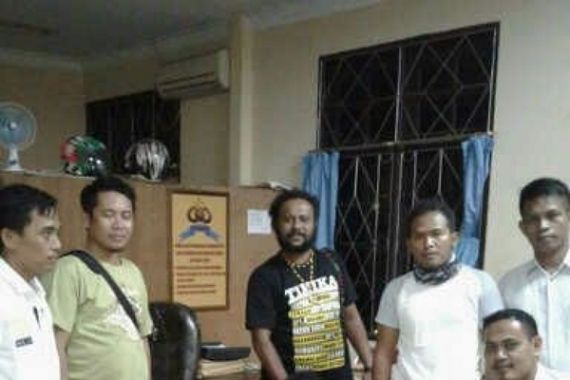 Buser Mimika Bekuk 4 Pelaku Pembunuhan di Depan SPBU - JPNN.COM