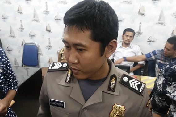 Pria Ini Menyamar Jadi Polisi Demi Pikat Mahasiswi Kebidanan - JPNN.COM
