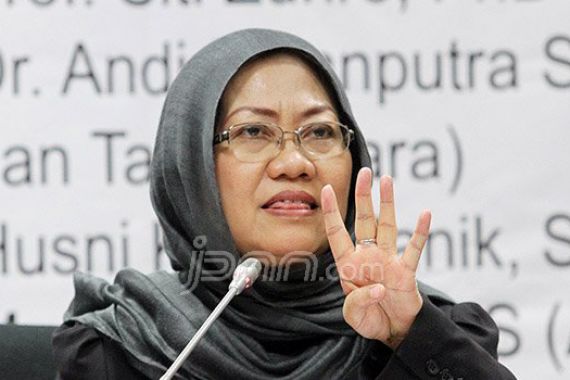 Profesor Siti: Lembaga Survei, Istigfarlah! - JPNN.COM