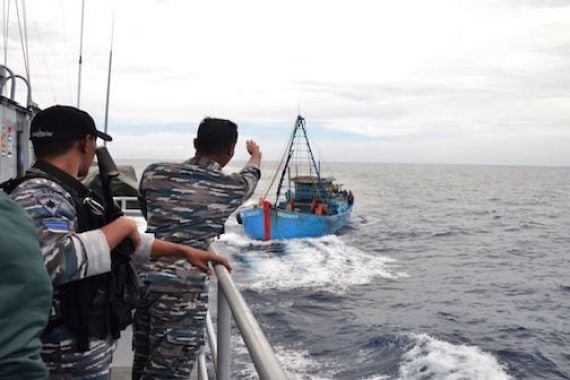 4 Kapal Nelayan Asing Curi Ikan Saat Presiden Di Natuna, Akhirnya... - JPNN.COM