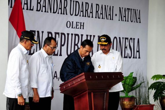 Resmikan Bandara Ranai, Jokowi Berharap Dua Sektor Ini Meningkat - JPNN.COM